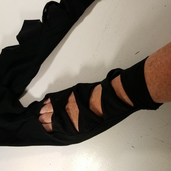 Victoria's Secret Sport Black Twisted Mesh Cutout Leggings size Small - Picture 6 of 10